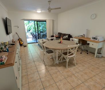 FURNISHED UNIT IN STRATFORD GARDENS !!!!! - Photo 2