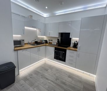 Edinburgh Gate - Photo 5