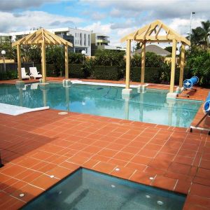 Room to Move. Spacious 142 sqm. 2 bedroom with Spectacular River and Parkland Views. - Photo 2