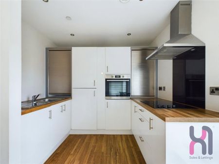 2 bedroom flat to rent - Photo 3