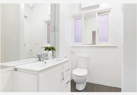 5/38 Mitford Street, Elwood VIC 3184 - Photo 5