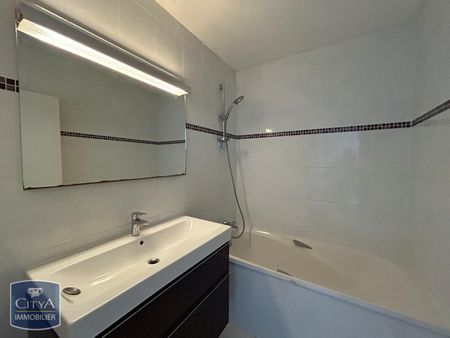 Location Appartement 1 pièce 37m² LA CHAUSSEE ST VICTOR 41260 - Photo 2