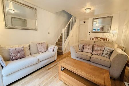 2 bedroom semi-detached house to rent - Photo 3