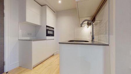 1 bedroom flat to rent - Photo 2