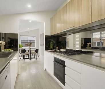 Bayside Charm With Modern Style - Photo 6