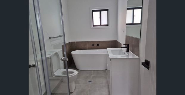 Brand New 5-Bedroom Home for Rent – Cobbitty, NSW - Photo 1