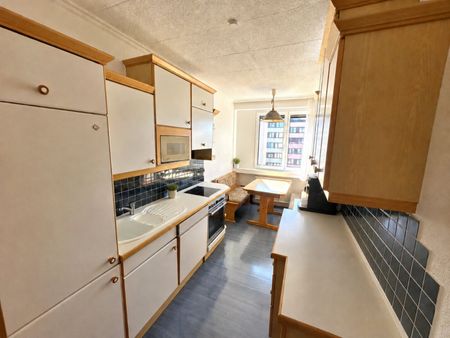 GERÄUMIGE 3-ZIMMER-WOHNUNG IN OBER-GRAFENDORF MIT LOGGIA UND STELLPLATZ - Foto 2