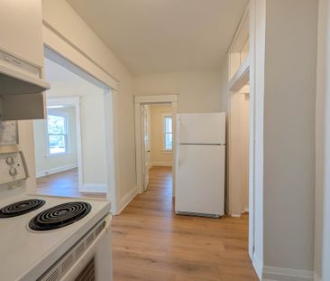 Newly Renovated 2-Bedroom Unit with Sun Room in Welland! - Photo 3