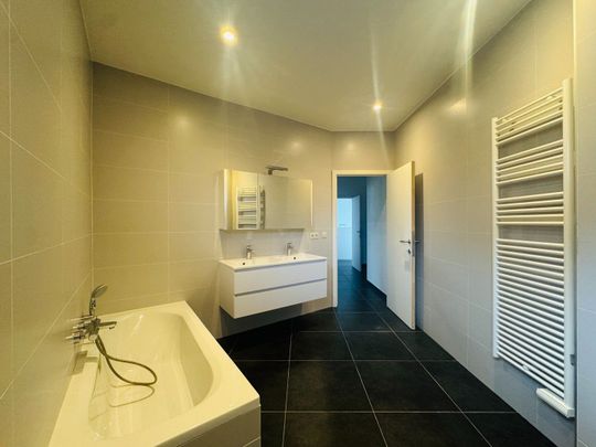 2 slaapkamerappartement met inpandige garage - Foto 1