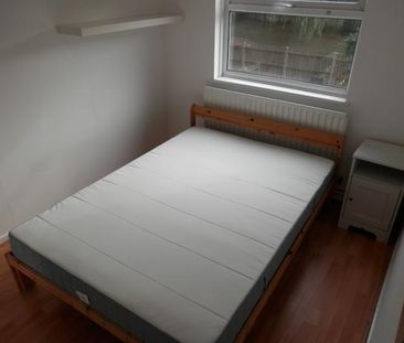 3 bedroom maisonette to rent - Photo 3