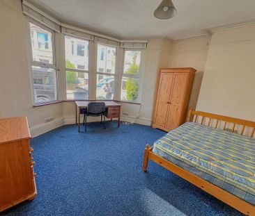 6 bedroom terraced house to rent - Photo 4