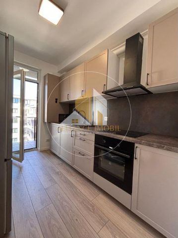 Apartament de închiriat – strada Grănicerilor, Complex R - Fotografie 3