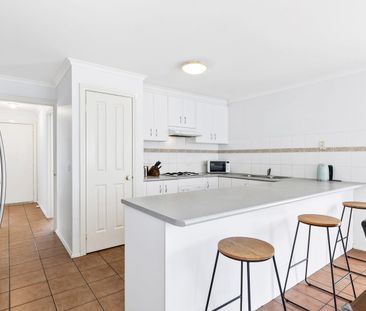 Central Convenience - Photo 1