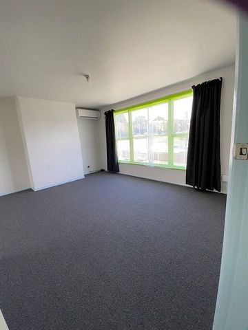 Newly renovated Townhouse in Ranui - Photo 5