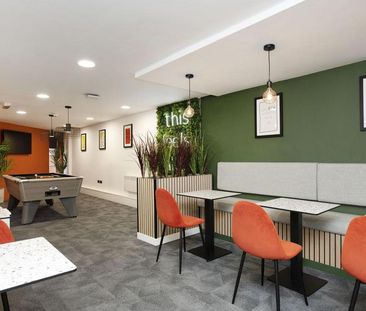 1 bedroom in a flat share to rent - Photo 2