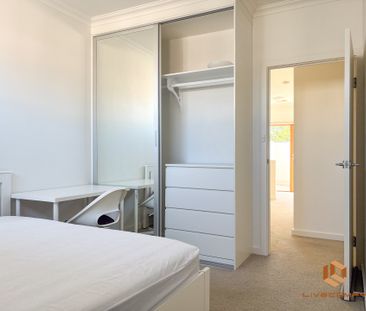 College Park - Photo 1