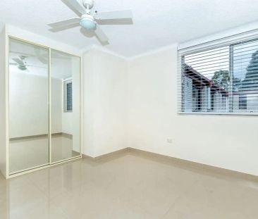“Top floor, North facing, Close to all” - Photo 1