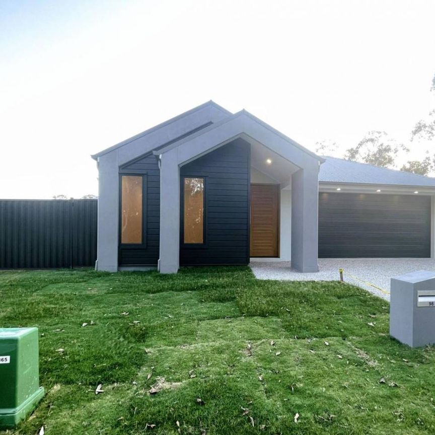 Pallara’s Premier Brand-New Home Privacy, Style & Comfort - Photo 1