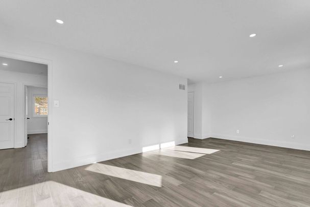 For Lease - 985 Sandcliff Drive, Oshawa, Ontario - Photo 1