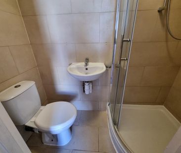 1 bedroom bedsit to rent - Photo 5