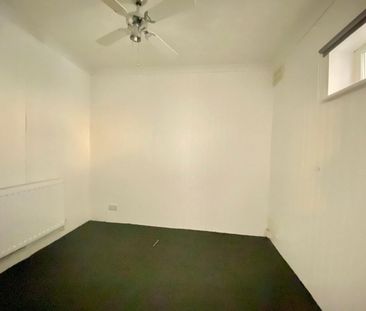 3 Bed Terraced House, Knighton Road, BS10 - Photo 4