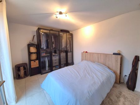 Bel appartement de 3 pièces avec grande terrasse et vue sur le lac et les Alpes - Photo 3