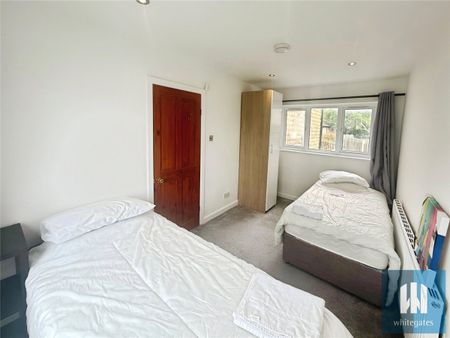 Lynton Avenue, Springwood, Huddersfield, HD1 - Photo 3