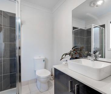 44 Dodson Road, Officer VIC 3809 - House For Rent | Domain - Photo 1