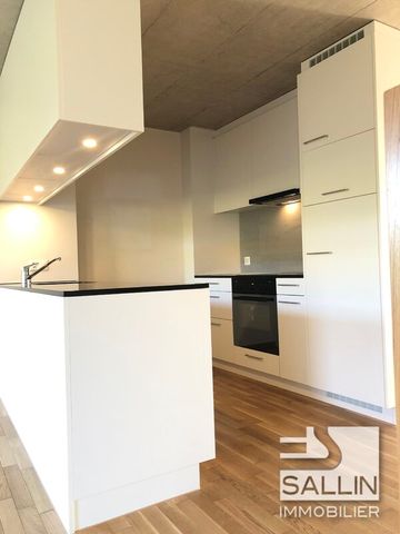 MAGNIFIQUE 4½ PIECES DUPLEX DANS IMMEUBLE RECENT - Photo 4