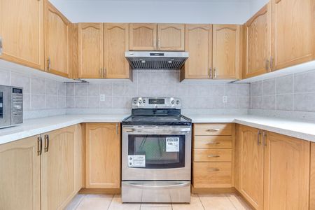 For Lease - 2591 North Ridge Trail, Oakville, Ontario - Photo 5