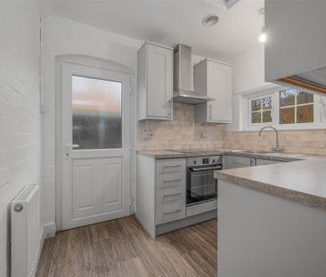 2 bedroom semi-detached house to rent - Photo 6