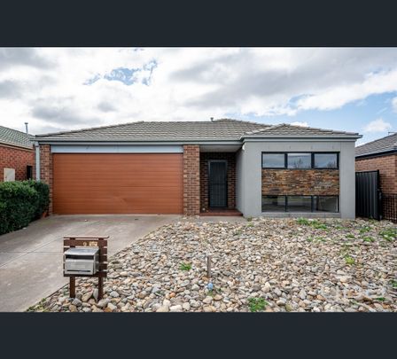 27 Tallinga Street, Tarneit, Vic 3029 - Photo 1