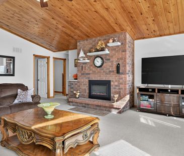 For Lease - 45 Admiral Drive, Kawartha Lakes, Ontario - Photo 6