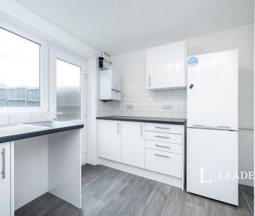 2 bedroom semi-detached house to rent - Photo 5