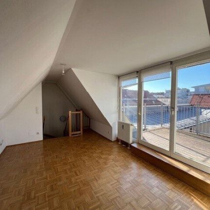 Schöne 3-Zimmer Maisonettewohnung im DG mit Terrasse in zentraler Lage - Photo 1