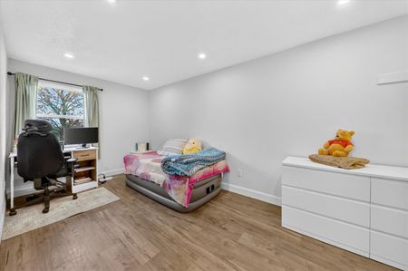 For Lease - 357 Pompano Court, Oshawa, Ontario - Photo 5