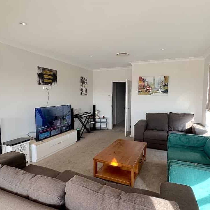 A modern home with central heating - Photo 1