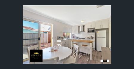 Welcome to this spacious and secure courtyard homette near the CBD . - Photo 2