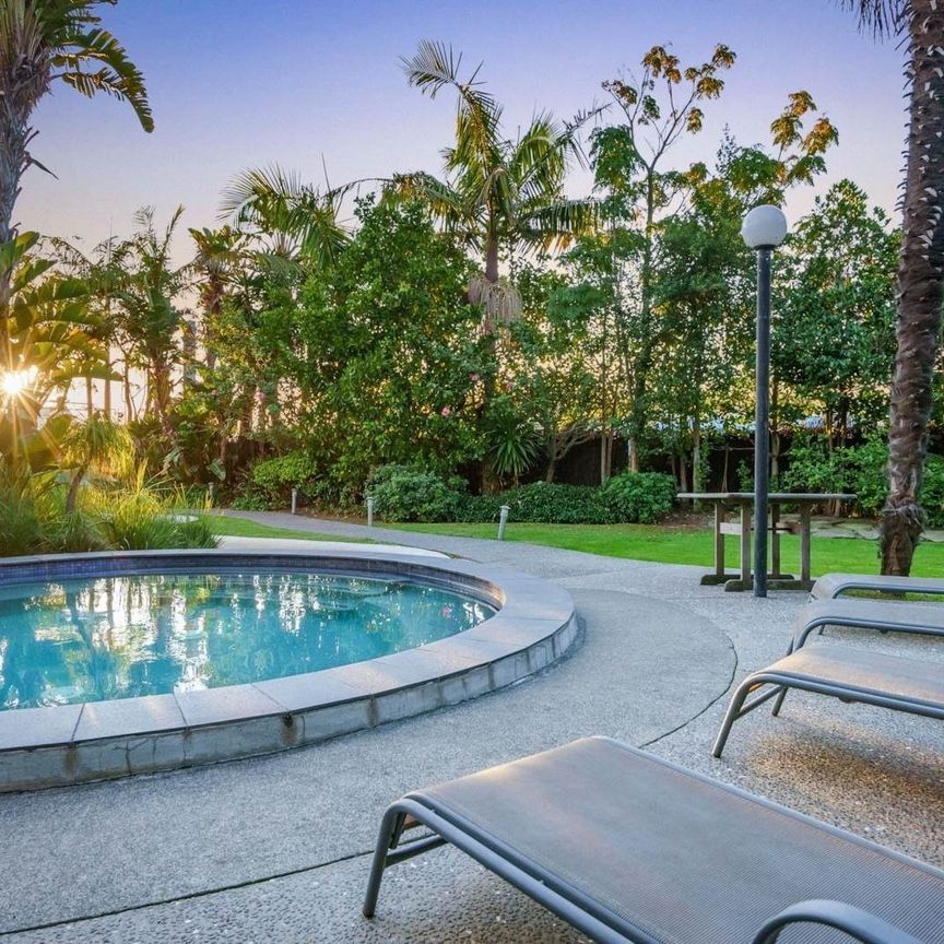 Magnificent Mirage - Photo 1