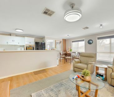 Neat and Tidy home! - Photo 2