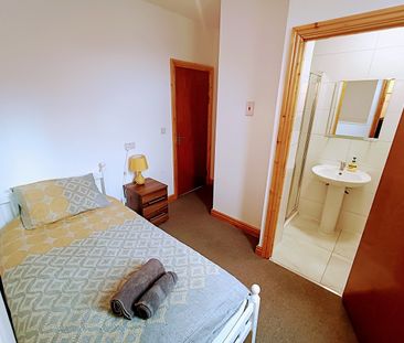3 Bed Semi-Detached House, Conway Road, LS8 - Photo 2