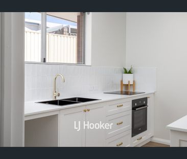 Newly Renovated! Low Maintenance! - Photo 6