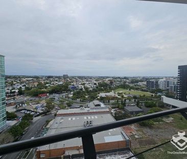 PROXIMITY HAMILTON PORT-SIDE STYLISH HARBOUR-SIDE LIVING! unfurnish... - Photo 6