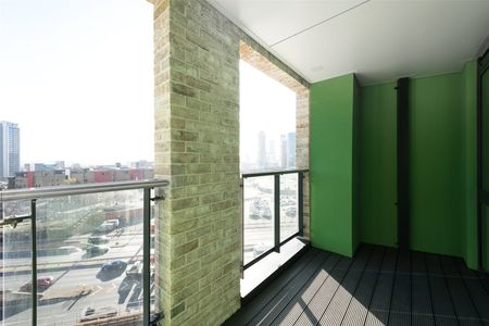 Williamsburg Plaza, London, E14 9NW - Photo 4