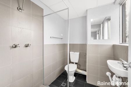 One Bedroom Unit In Convenient Location - Photo 5