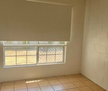 3/38 Park Street PIMLICO QLD 4812 - Photo 2