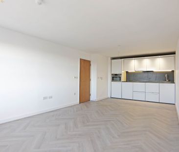 Price £1,700 pcm - Available Now - Part Furnished - Photo 5