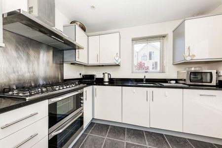 3 bedroom terraced house to rent - Photo 4