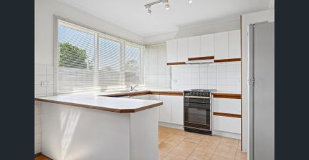 Location Location - Just 5 Minutes' Walk to Laverton Station! - Photo 4
