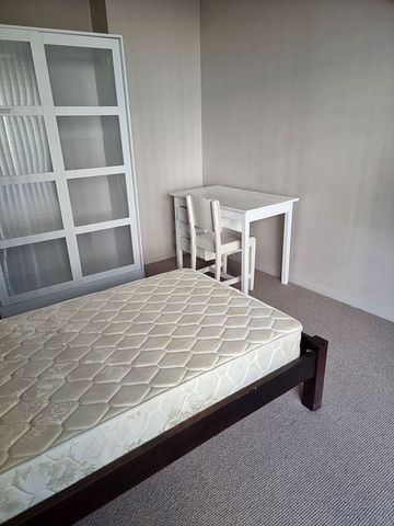 Spacious and comfortable home close to amenities - Photo 5